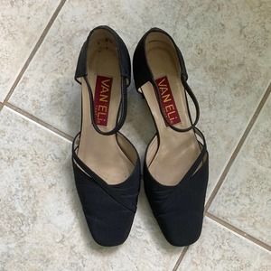 Van Eli Black Chunky Heels size 8